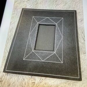 New View Black Picture Front Photo Album | Holds 300 4x6 Photos | Acid-Free